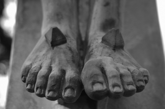 pierced-feet